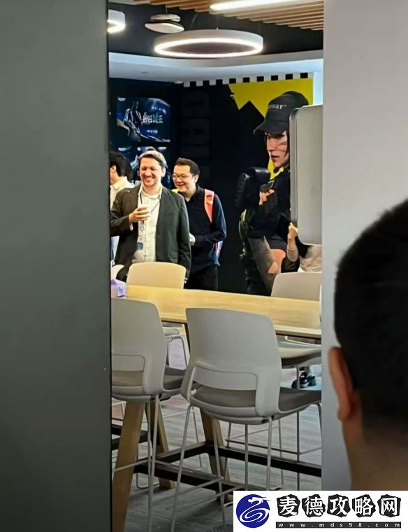 宫崎英高现身腾讯大楼！艾尔登法环手游有戏了