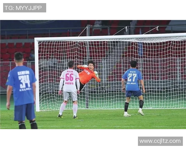 退役足球明星重聚绿茵场精彩交流赛视频回顾与感动瞬间